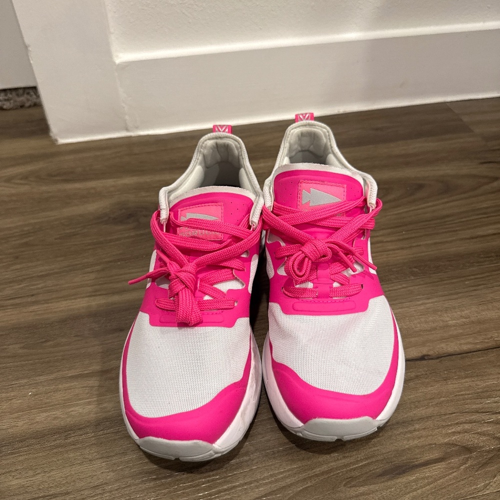 Running shoes